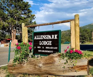 Sign for Allenspark Lodge.